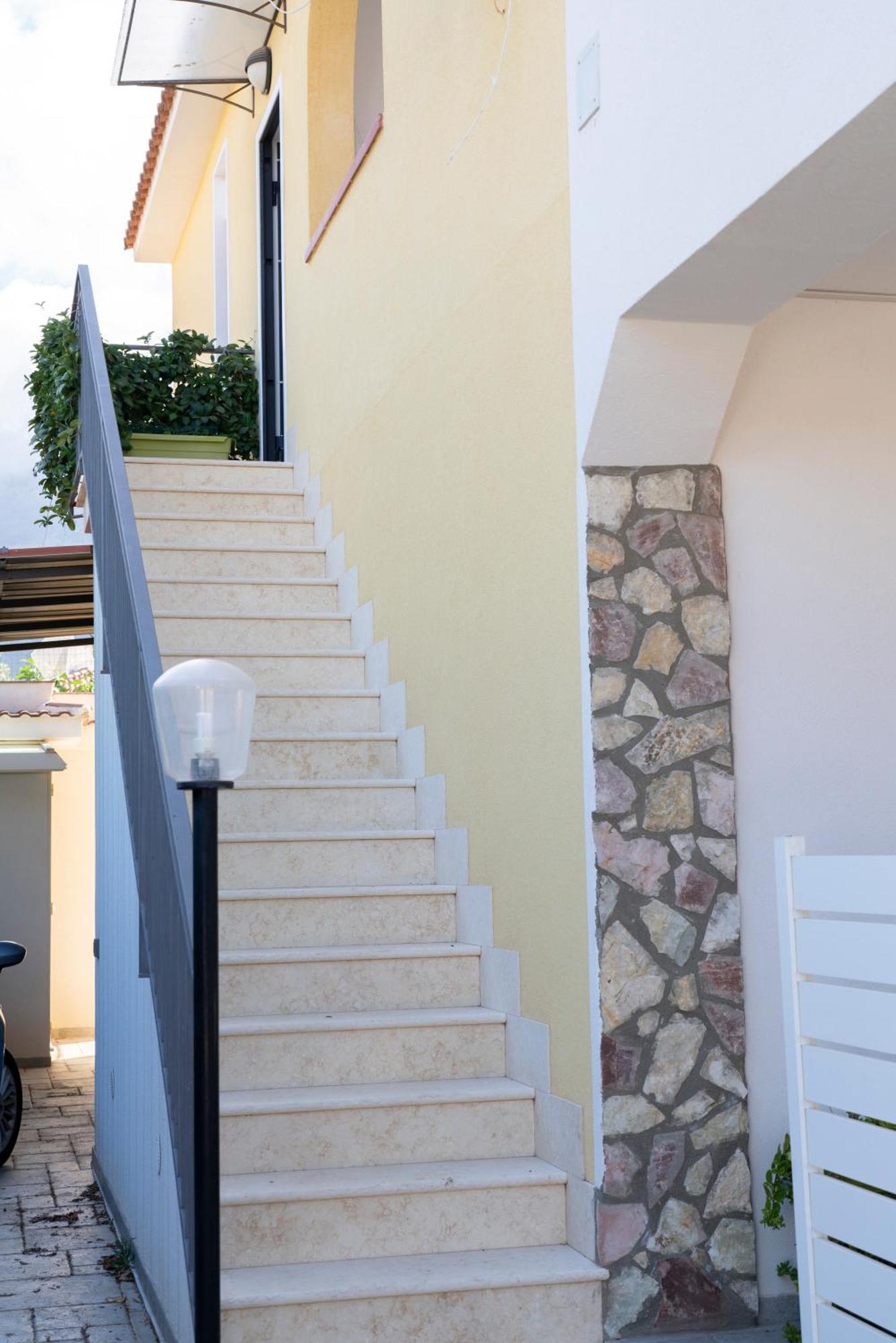 Villa Claudia E Simone Carini Bilik gambar