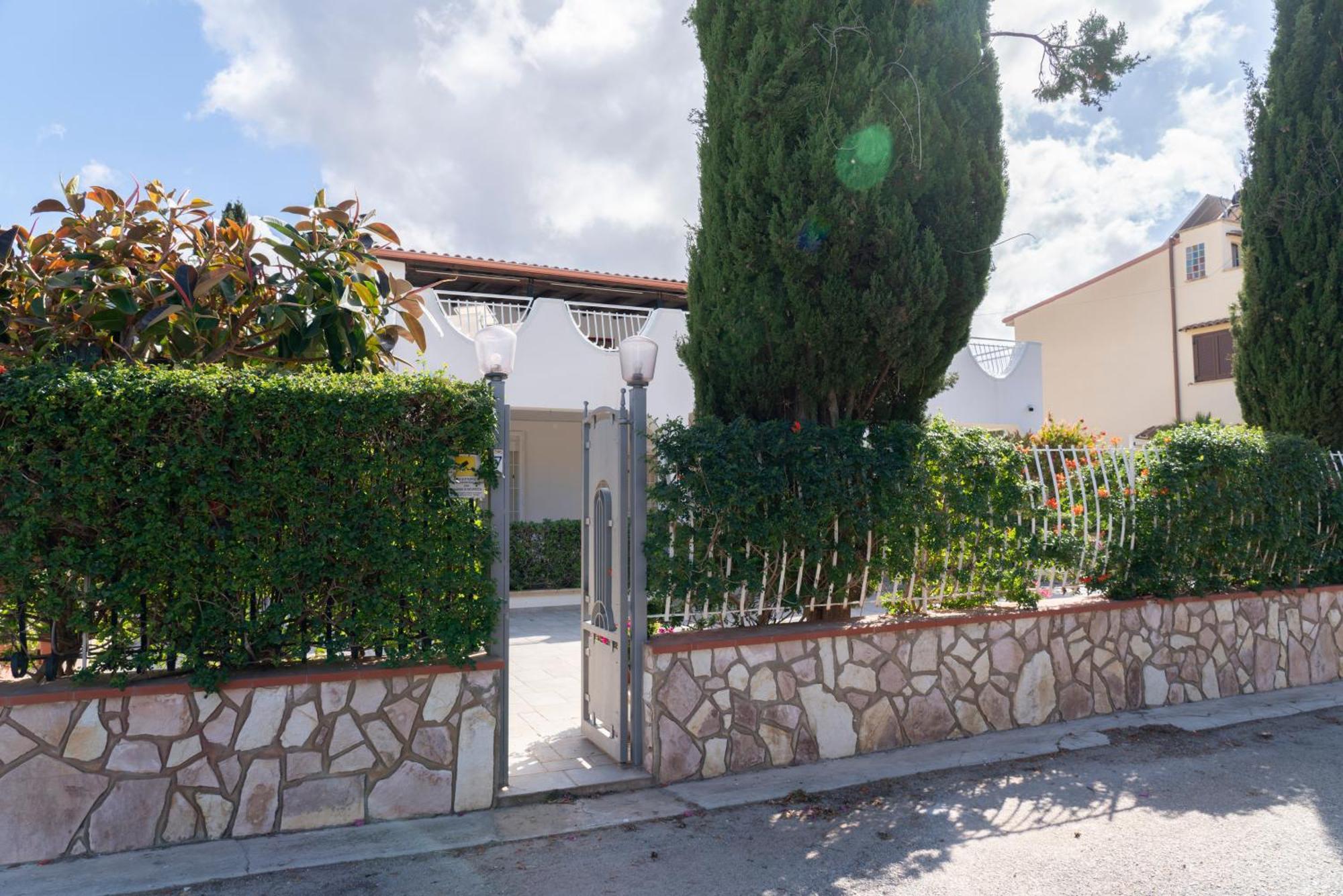 Villa Claudia E Simone Carini Bilik gambar